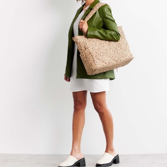 NWT BÉIS / Beis x Elsa Hosk Cream Brown Quilted Tote Bag Wild Child - Picture 5 of 14